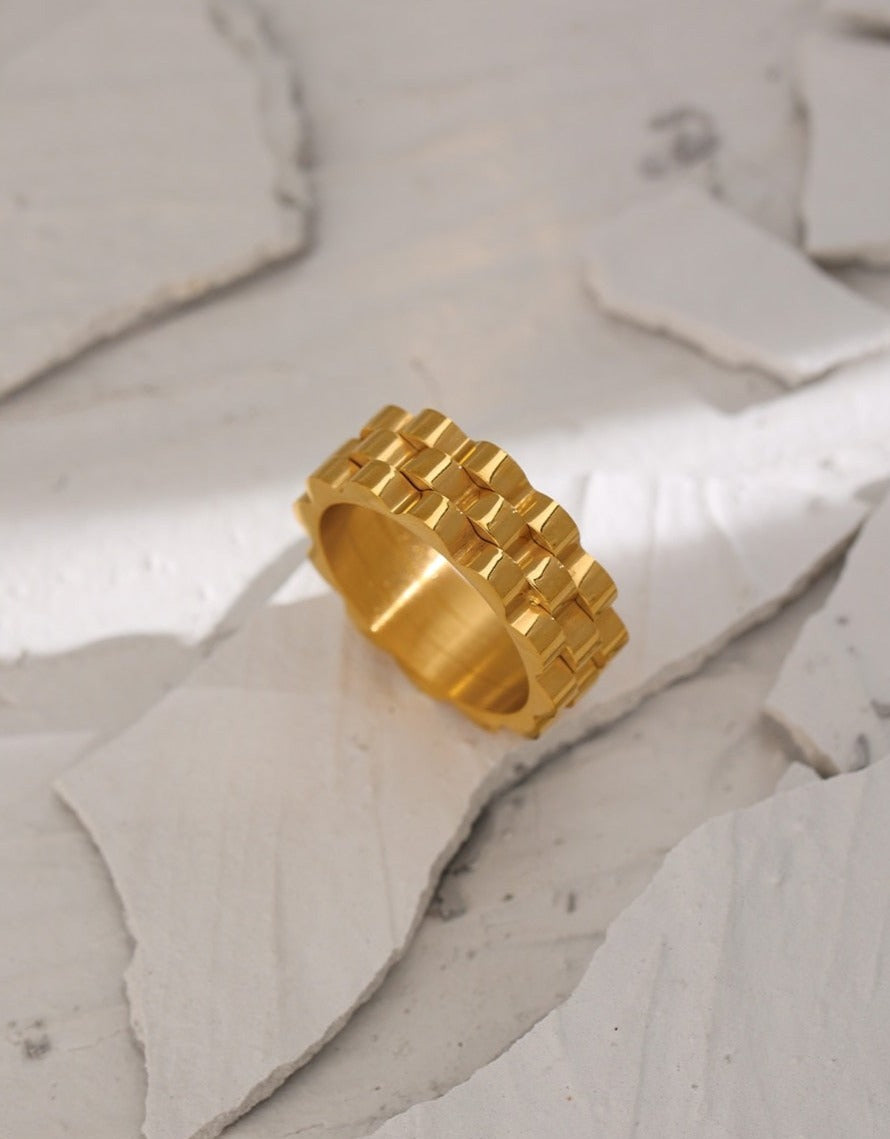 Gold Chain Belt Ring by JeweluxGems